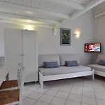 Tonia Paros * Chrisi Akti (Paros)
