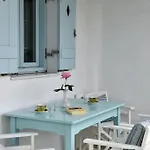Tonia Paros Chrisi Akti (Paros)