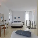 Tonia Paros * Chrisi Akti (Paros)